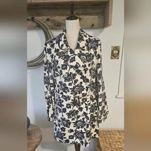 MERONA NAVY AND CREAM FLORAL TRENCH COAT SIZE XXL.
